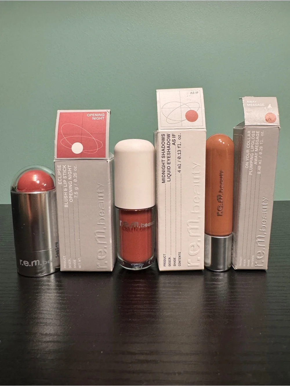 R.E.M Beauty bundle, 1 blush & lip multi use, 1 eyeshadow, 1 plumping lipgloss